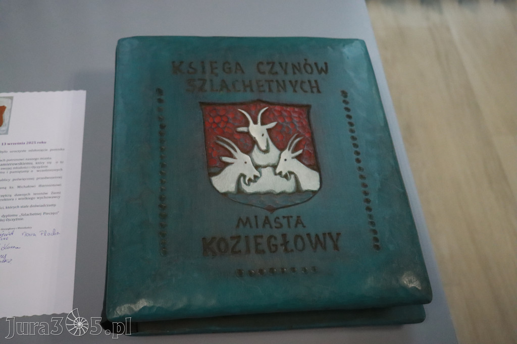 Fotorelacja: Uroczystość Odsłonięcia Pomnika Krystyna I z Koziegłów herbu Lis.