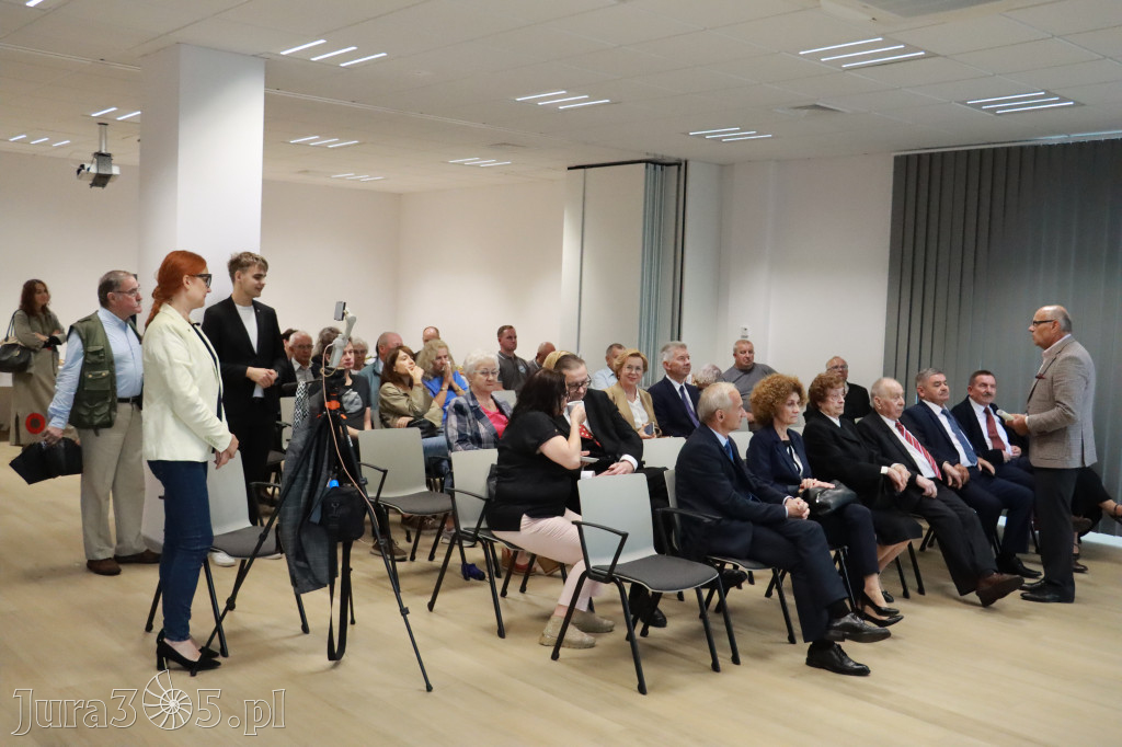 Fotorelacja: Uroczystość Odsłonięcia Pomnika Krystyna I z Koziegłów herbu Lis.