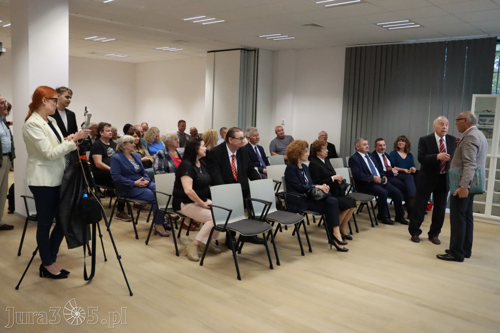 Fotorelacja: Uroczystość Odsłonięcia Pomnika Krystyna I z Koziegłów herbu Lis.