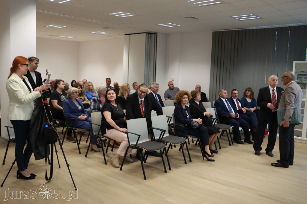 Fotorelacja: Uroczystość Odsłonięcia Pomnika Krystyna I z Koziegłów herbu Lis.