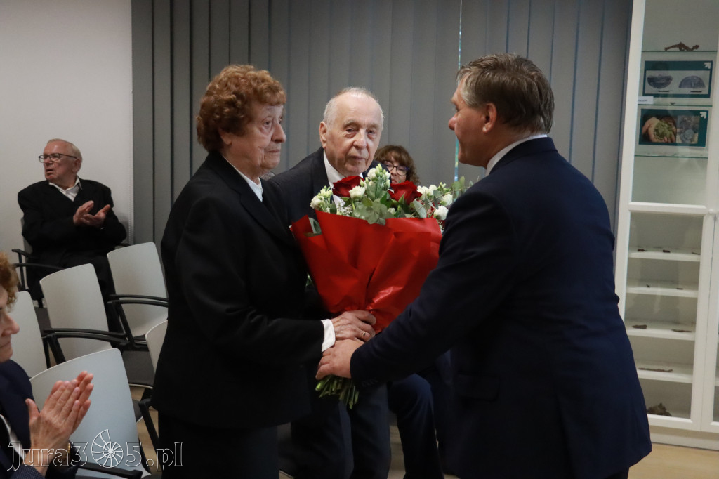 Fotorelacja: Uroczystość Odsłonięcia Pomnika Krystyna I z Koziegłów herbu Lis.