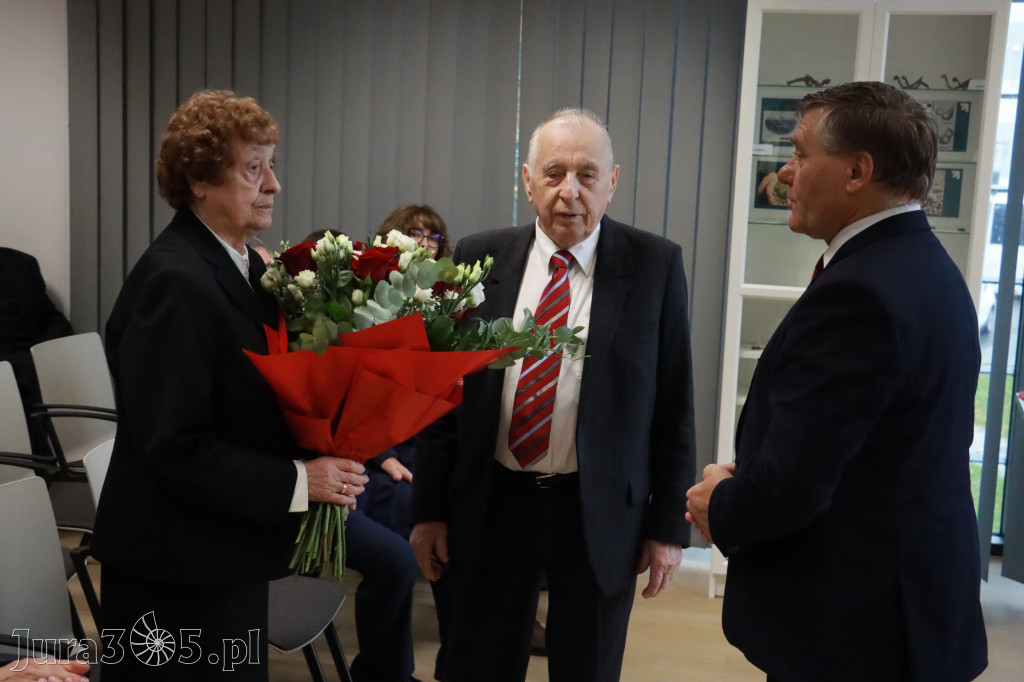 Fotorelacja: Uroczystość Odsłonięcia Pomnika Krystyna I z Koziegłów herbu Lis.