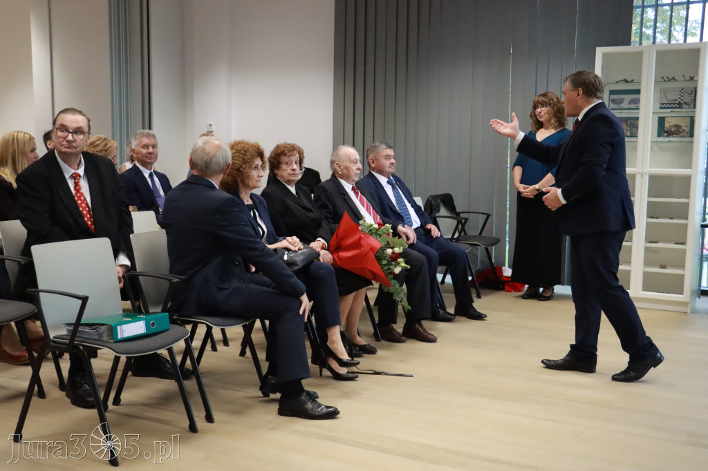 Fotorelacja: Uroczystość Odsłonięcia Pomnika Krystyna I z Koziegłów herbu Lis.