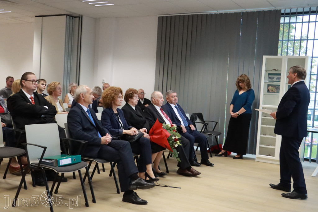 Fotorelacja: Uroczystość Odsłonięcia Pomnika Krystyna I z Koziegłów herbu Lis.
