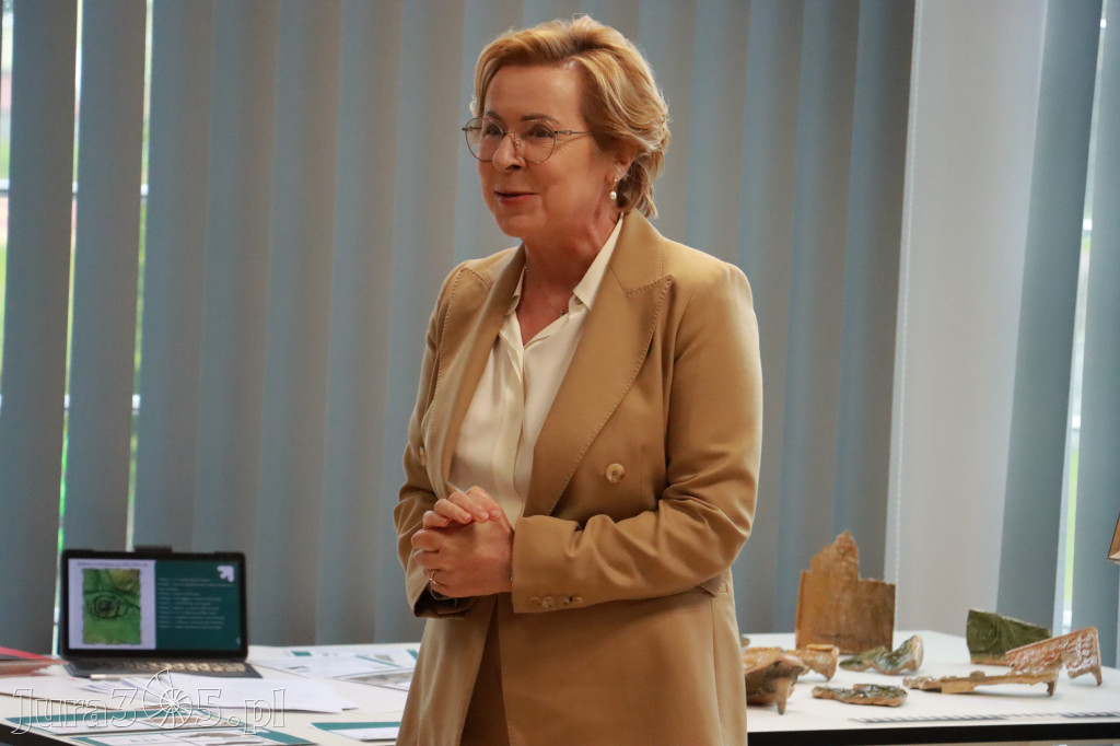 Fotorelacja: Uroczystość Odsłonięcia Pomnika Krystyna I z Koziegłów herbu Lis.