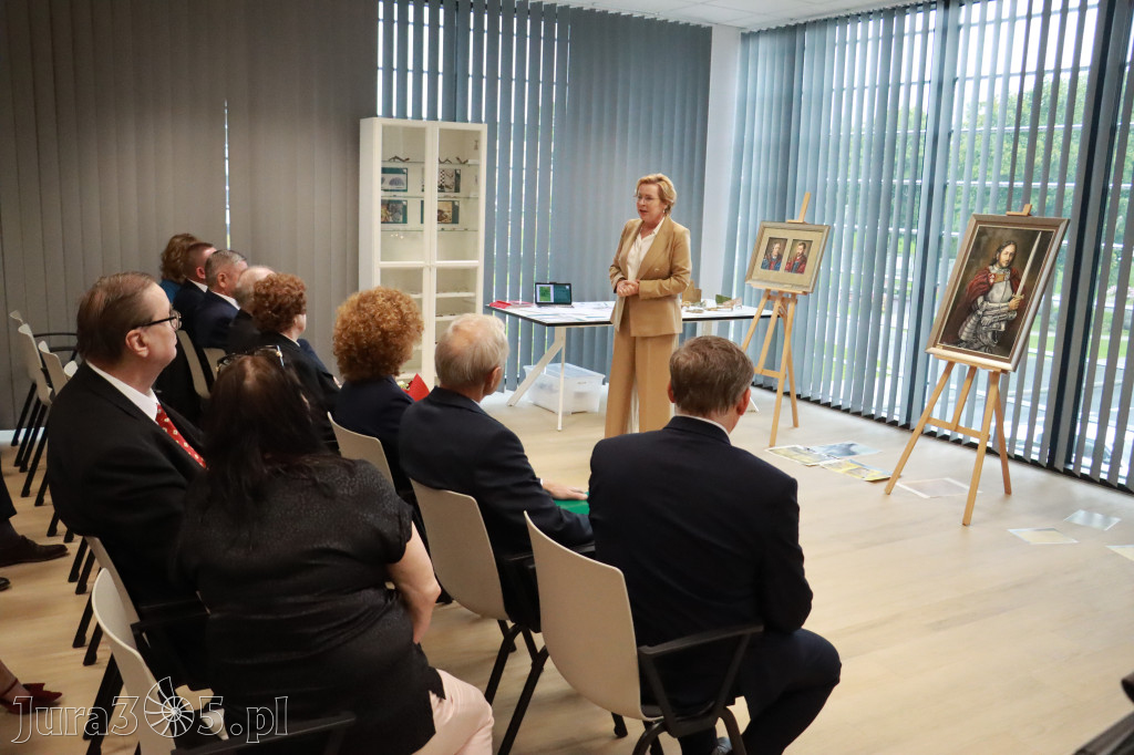 Fotorelacja: Uroczystość Odsłonięcia Pomnika Krystyna I z Koziegłów herbu Lis.