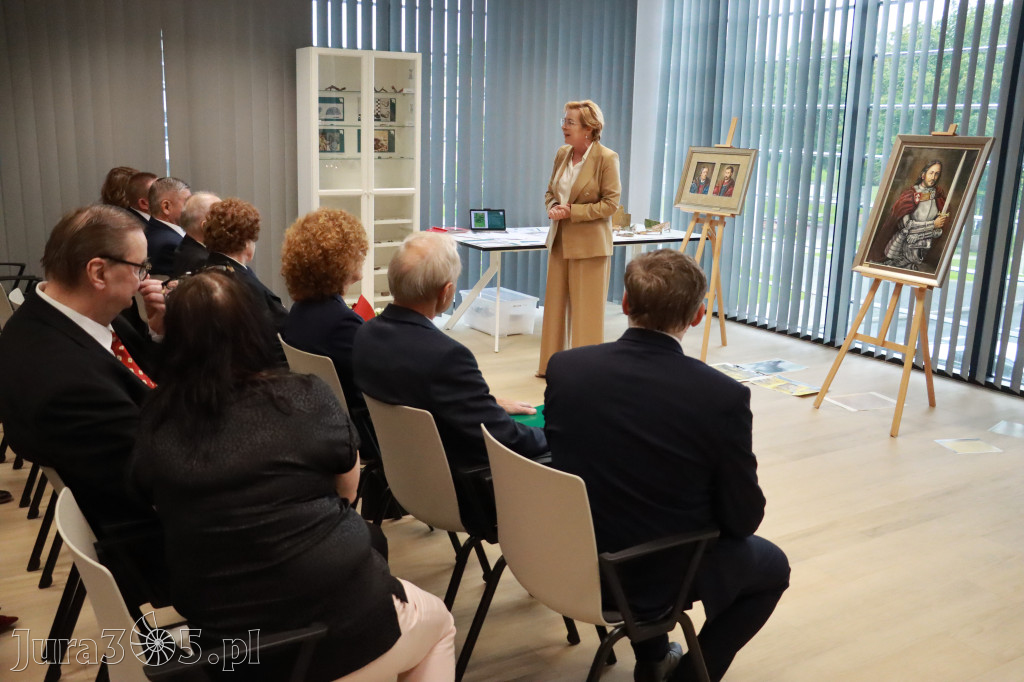 Fotorelacja: Uroczystość Odsłonięcia Pomnika Krystyna I z Koziegłów herbu Lis.