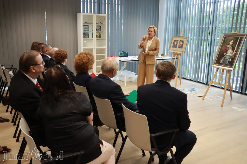 Fotorelacja: Uroczystość Odsłonięcia Pomnika Krystyna I z Koziegłów herbu Lis.