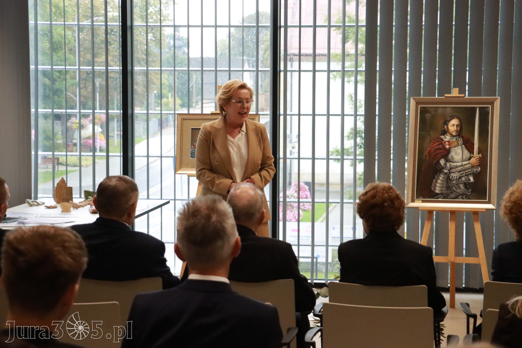 Fotorelacja: Uroczystość Odsłonięcia Pomnika Krystyna I z Koziegłów herbu Lis.