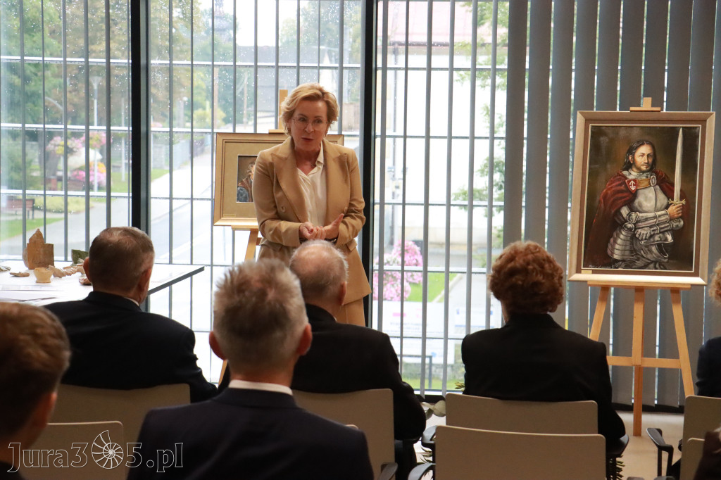 Fotorelacja: Uroczystość Odsłonięcia Pomnika Krystyna I z Koziegłów herbu Lis.