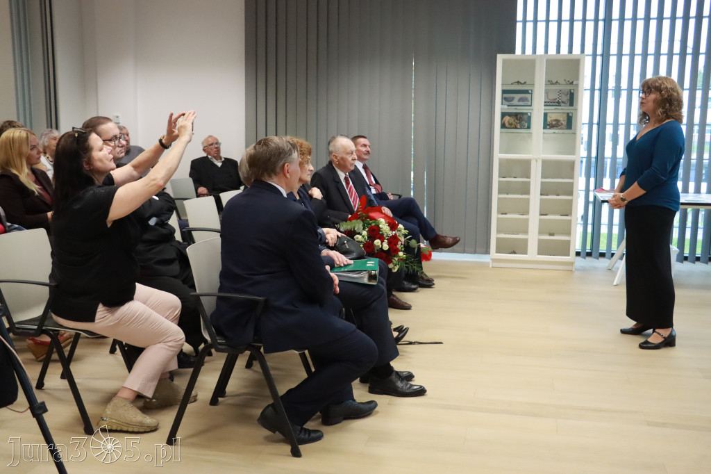 Fotorelacja: Uroczystość Odsłonięcia Pomnika Krystyna I z Koziegłów herbu Lis.
