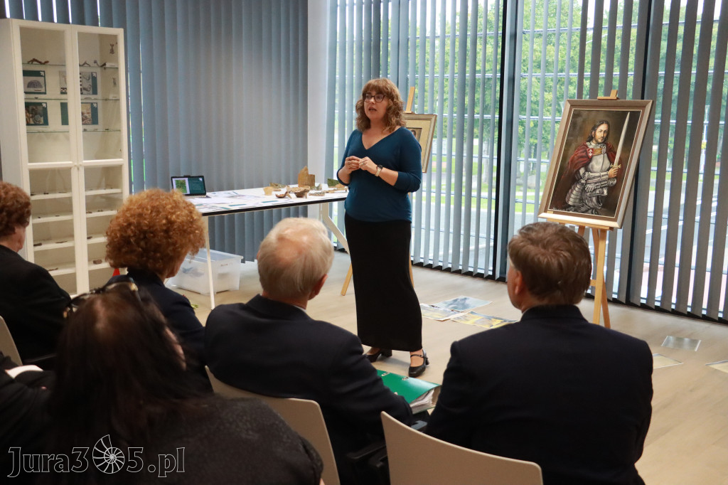 Fotorelacja: Uroczystość Odsłonięcia Pomnika Krystyna I z Koziegłów herbu Lis.