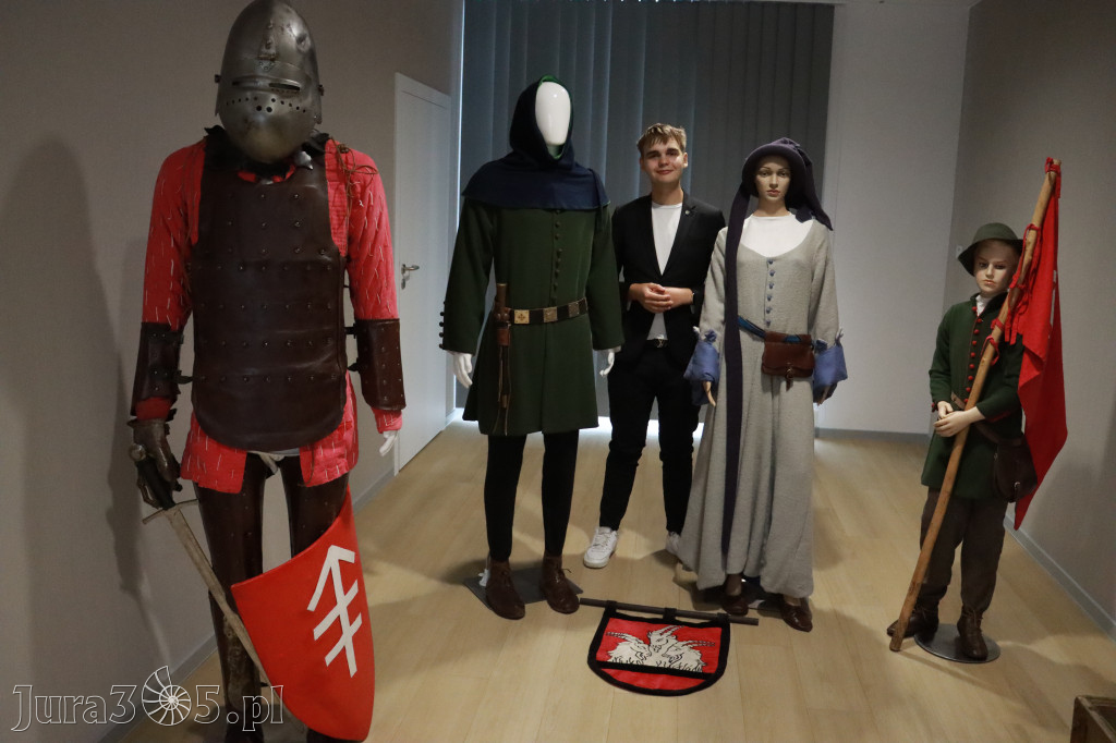 Fotorelacja: Uroczystość Odsłonięcia Pomnika Krystyna I z Koziegłów herbu Lis.