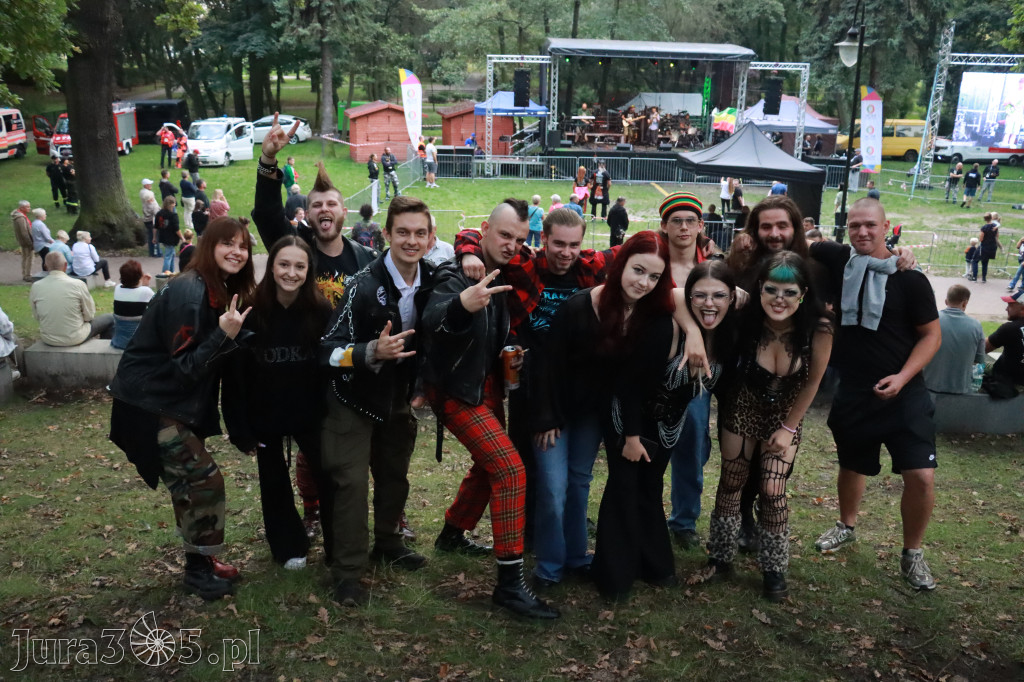 Fotorelacja I: Żywa Scena Zawiercie – Festiwal Reggae. Koncert zespołu KOŁTUN!