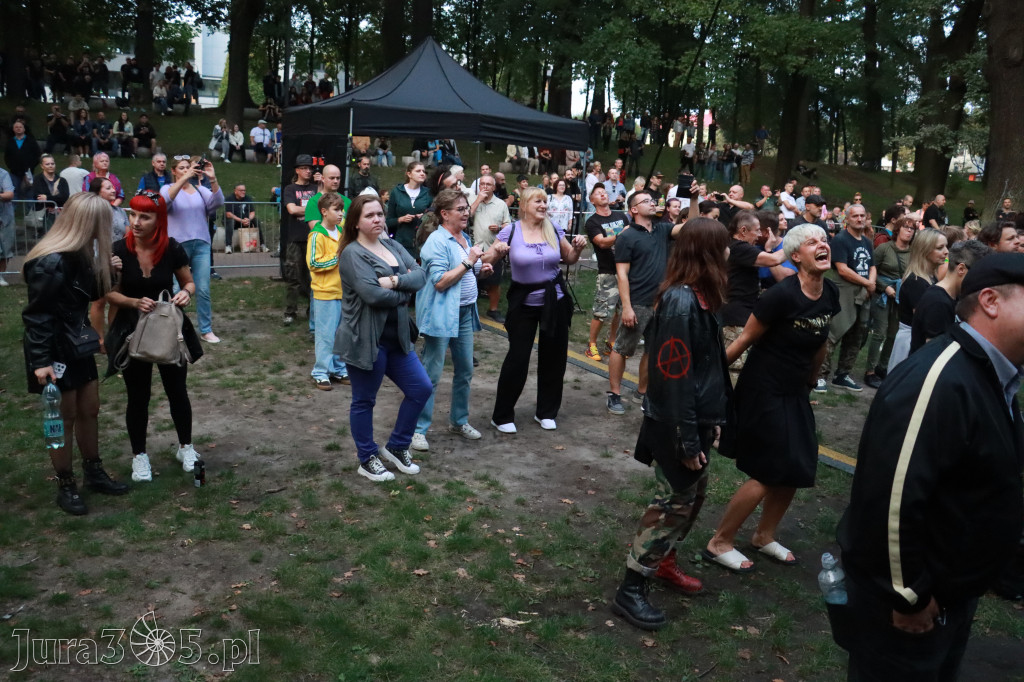 Fotorelacja II: Żywa Scena Zawiercie – Festiwal Reggae. Koncert zespołu KONOPIANS