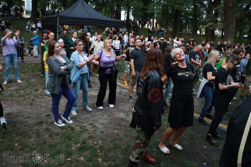 Fotorelacja II: Żywa Scena Zawiercie – Festiwal Reggae. Koncert zespołu KONOPIANS