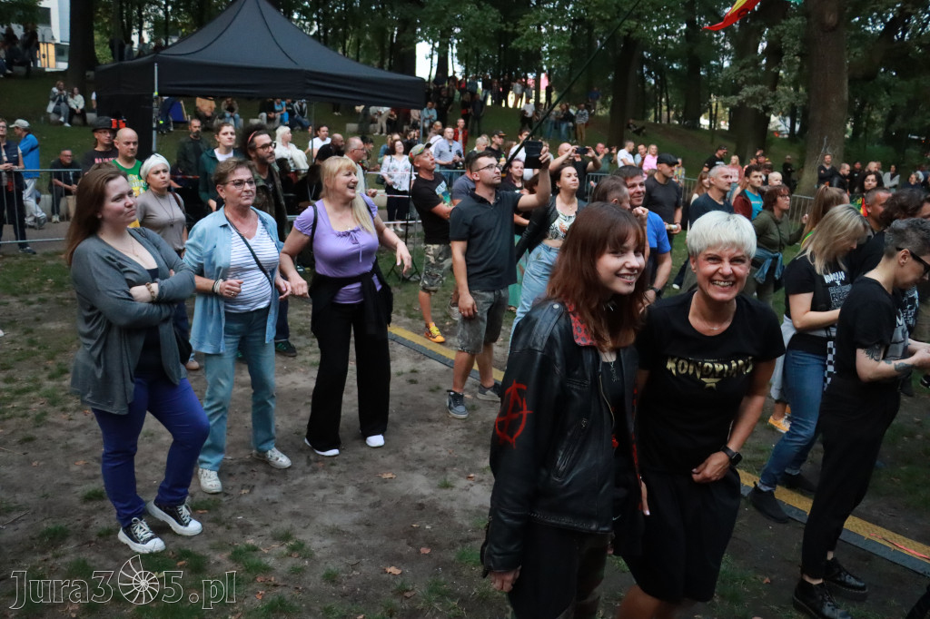Fotorelacja II: Żywa Scena Zawiercie – Festiwal Reggae. Koncert zespołu KONOPIANS