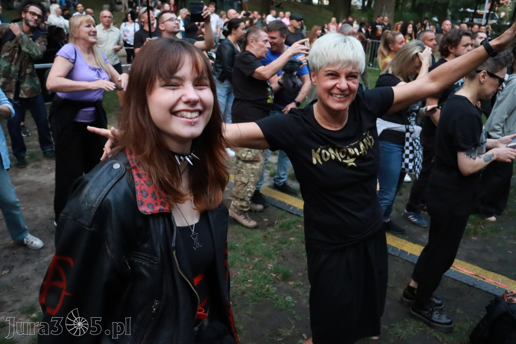 Fotorelacja II: Żywa Scena Zawiercie – Festiwal Reggae. Koncert zespołu KONOPIANS