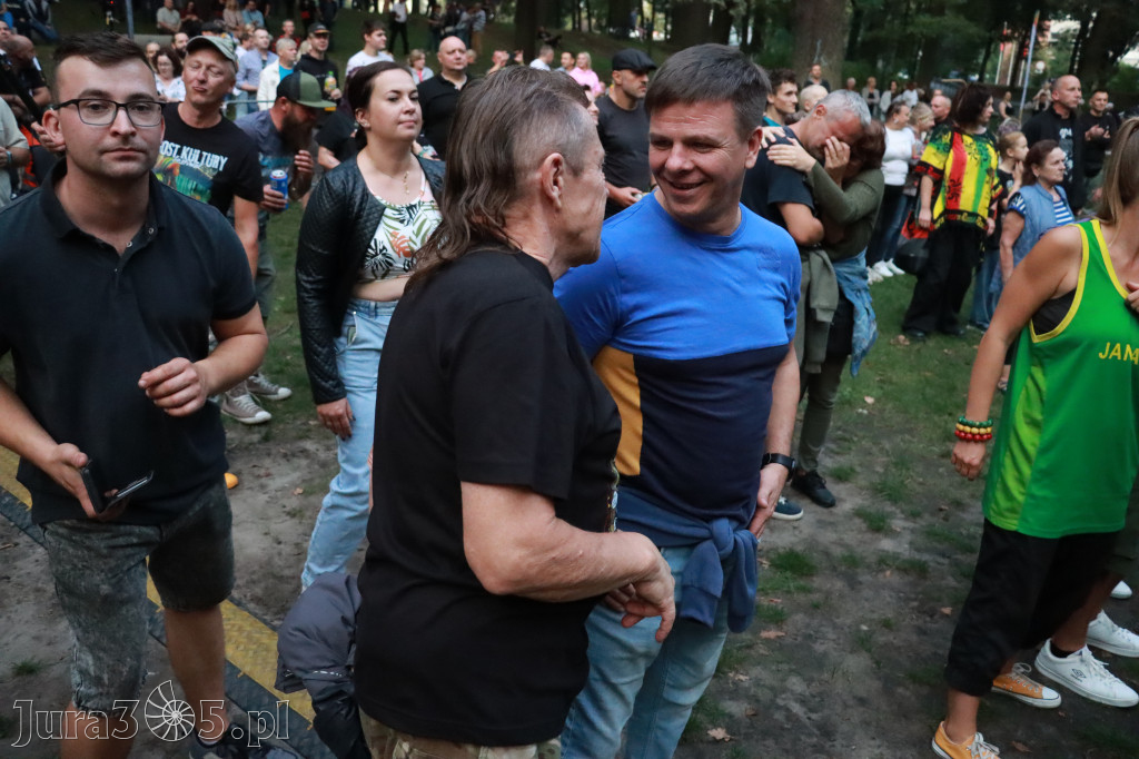 Fotorelacja II: Żywa Scena Zawiercie – Festiwal Reggae. Koncert zespołu KONOPIANS
