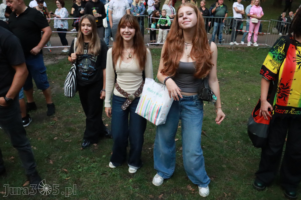 Fotorelacja II: Żywa Scena Zawiercie – Festiwal Reggae. Koncert zespołu KONOPIANS