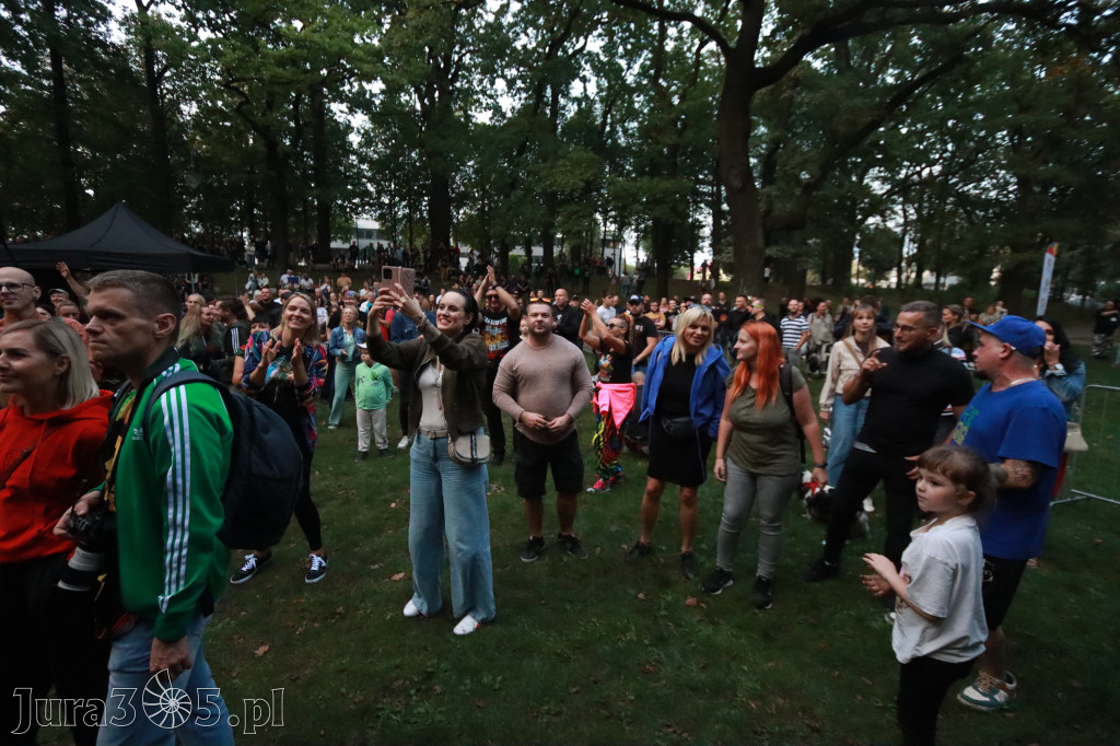 Fotorelacja II: Żywa Scena Zawiercie – Festiwal Reggae. Koncert zespołu KONOPIANS
