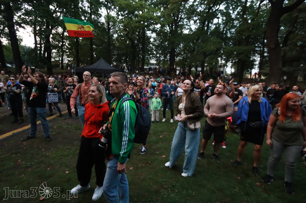 Fotorelacja II: Żywa Scena Zawiercie – Festiwal Reggae. Koncert zespołu KONOPIANS