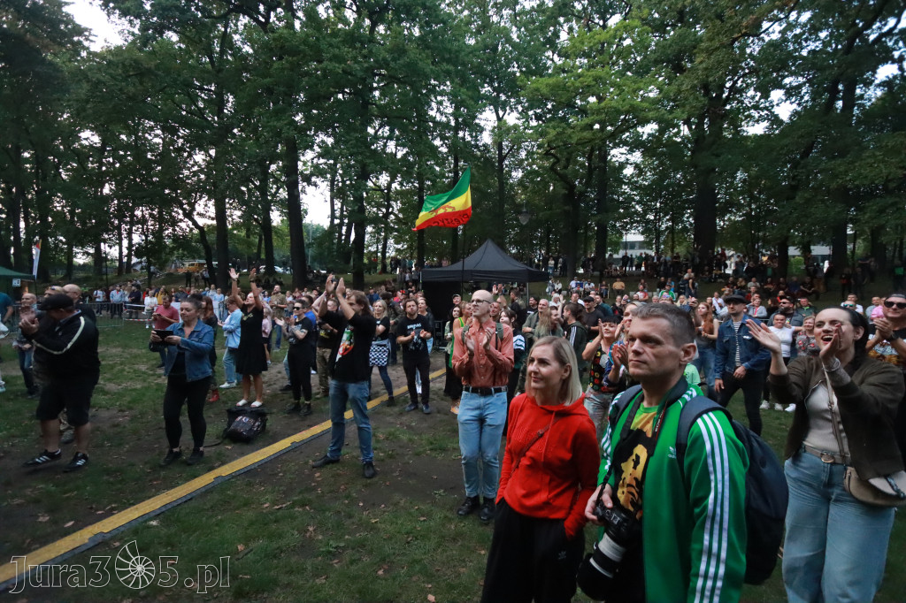 Fotorelacja II: Żywa Scena Zawiercie – Festiwal Reggae. Koncert zespołu KONOPIANS