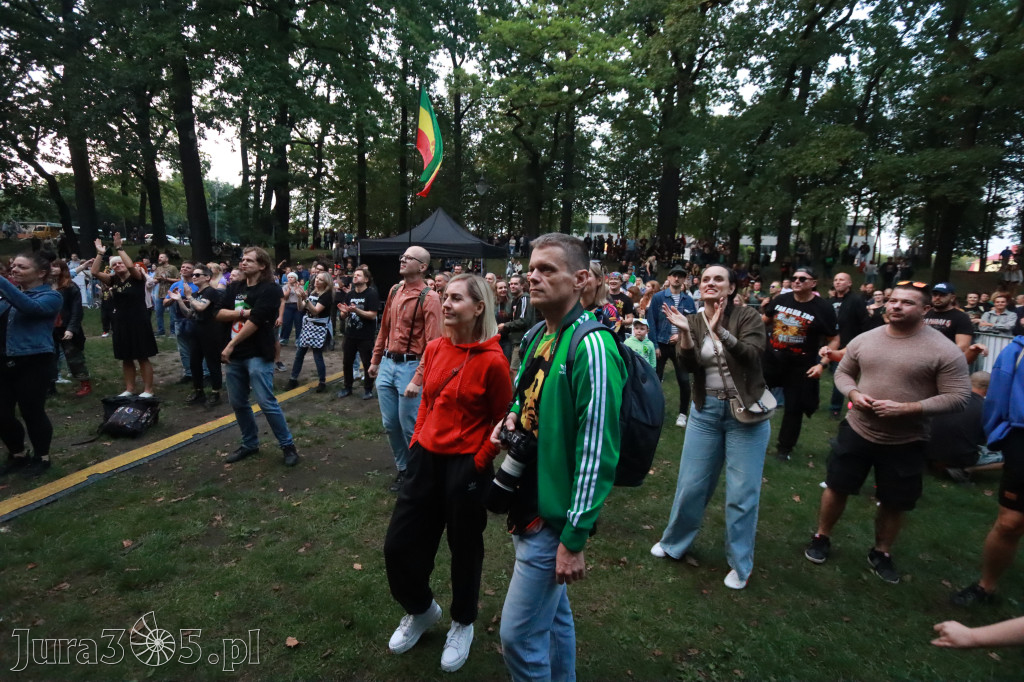 Fotorelacja II: Żywa Scena Zawiercie – Festiwal Reggae. Koncert zespołu KONOPIANS