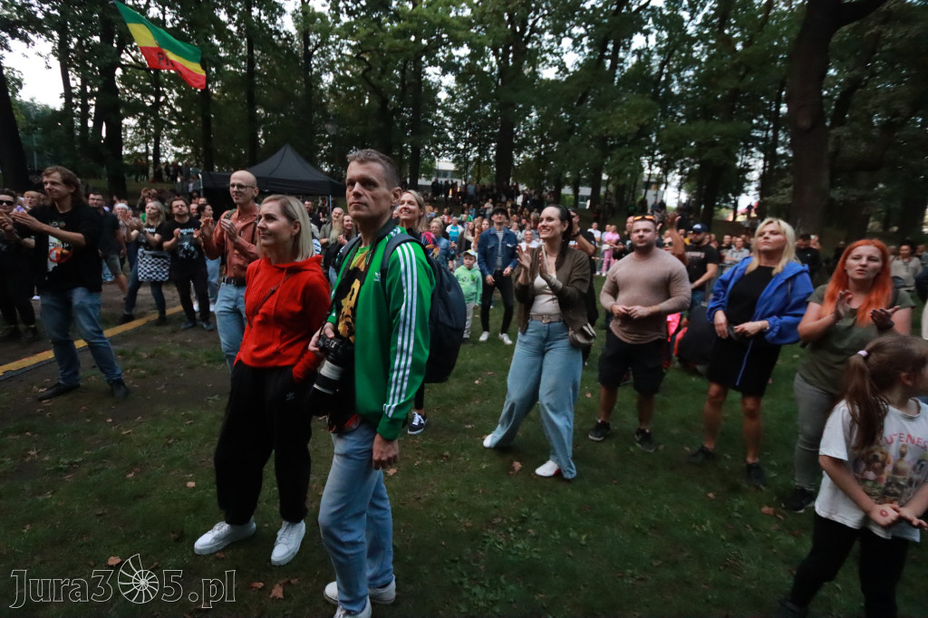 Fotorelacja II: Żywa Scena Zawiercie – Festiwal Reggae. Koncert zespołu KONOPIANS