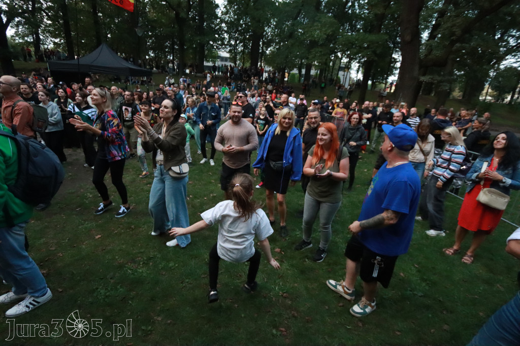 Fotorelacja II: Żywa Scena Zawiercie – Festiwal Reggae. Koncert zespołu KONOPIANS