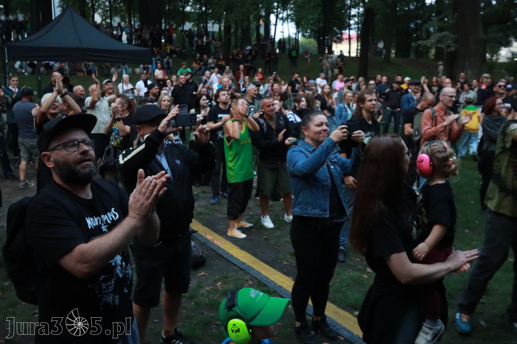 Fotorelacja II: Żywa Scena Zawiercie – Festiwal Reggae. Koncert zespołu KONOPIANS