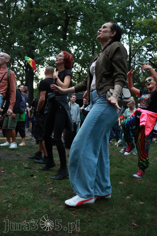 Fotorelacja II: Żywa Scena Zawiercie – Festiwal Reggae. Koncert zespołu KONOPIANS