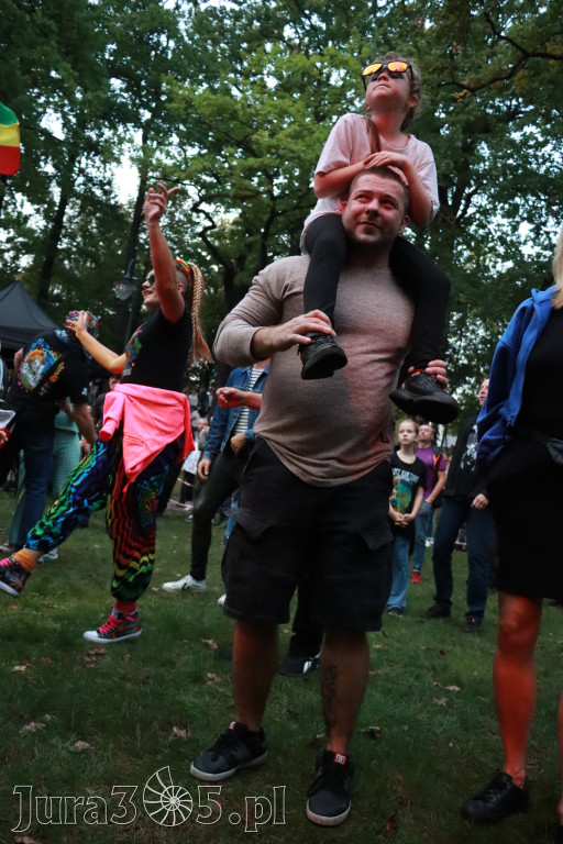 Fotorelacja II: Żywa Scena Zawiercie – Festiwal Reggae. Koncert zespołu KONOPIANS