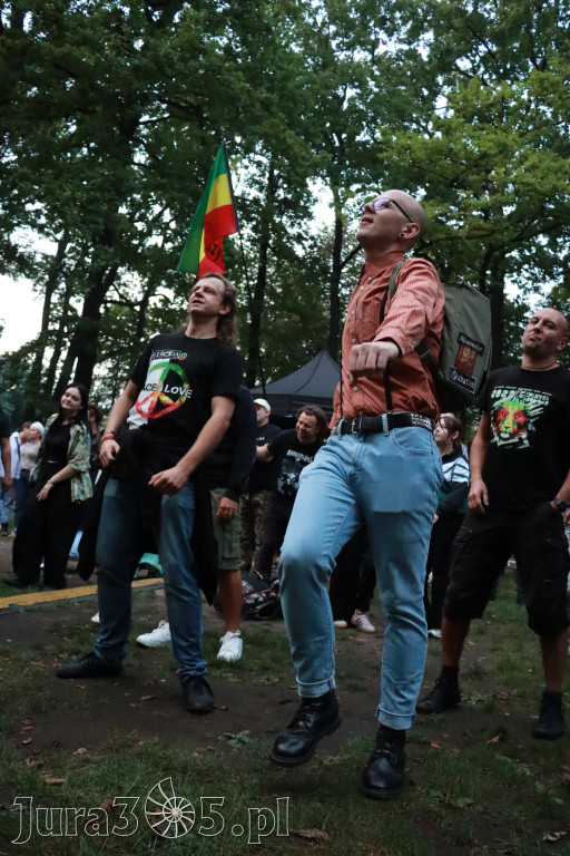 Fotorelacja II: Żywa Scena Zawiercie – Festiwal Reggae. Koncert zespołu KONOPIANS