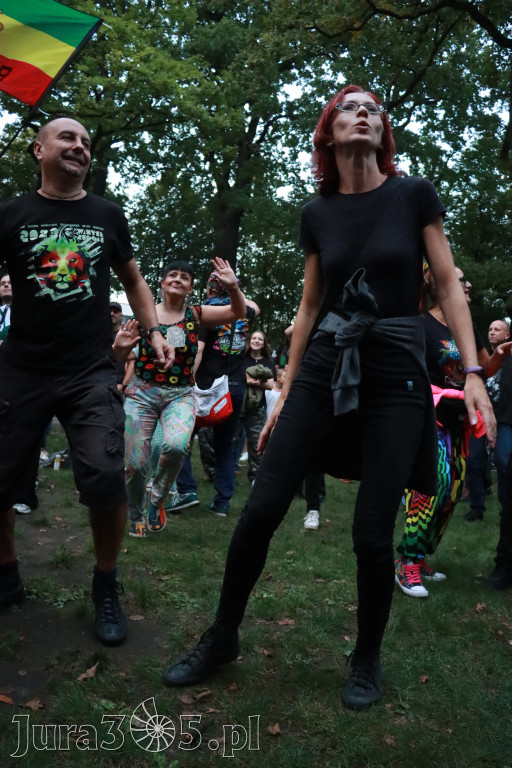 Fotorelacja II: Żywa Scena Zawiercie – Festiwal Reggae. Koncert zespołu KONOPIANS
