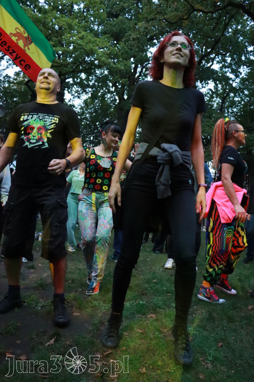 Fotorelacja II: Żywa Scena Zawiercie – Festiwal Reggae. Koncert zespołu KONOPIANS
