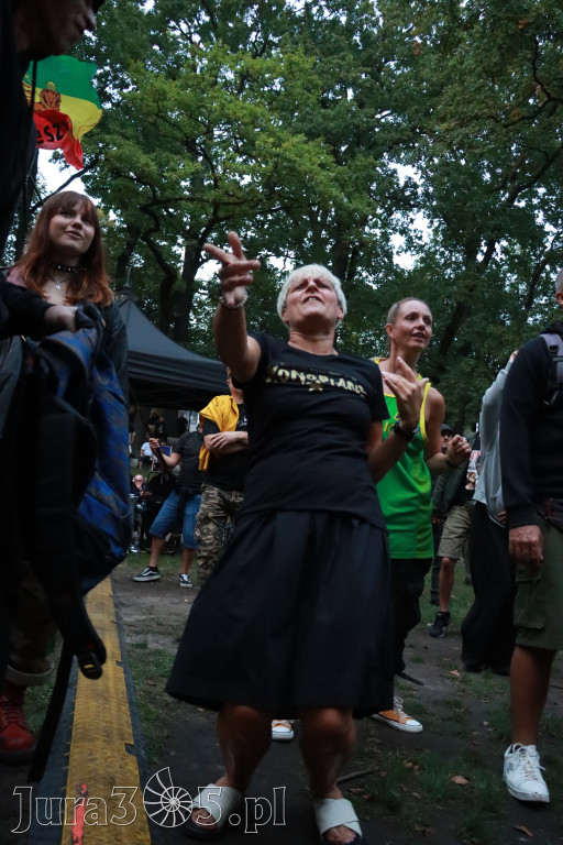 Fotorelacja II: Żywa Scena Zawiercie – Festiwal Reggae. Koncert zespołu KONOPIANS