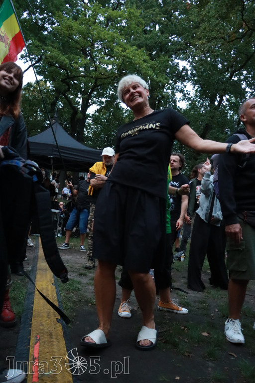 Fotorelacja II: Żywa Scena Zawiercie – Festiwal Reggae. Koncert zespołu KONOPIANS