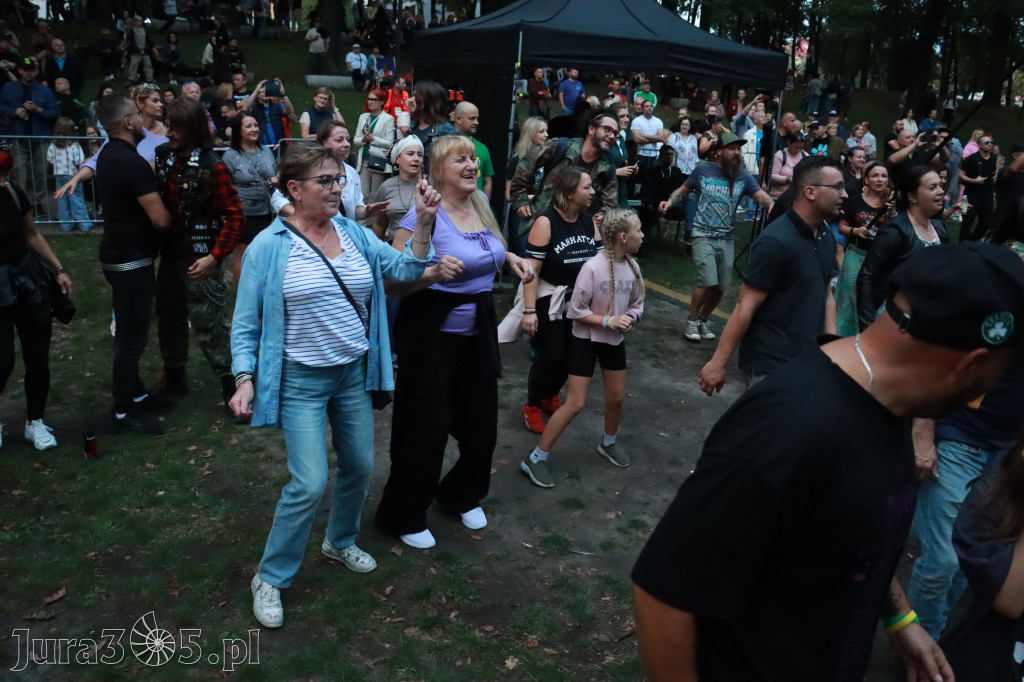 Fotorelacja II: Żywa Scena Zawiercie – Festiwal Reggae. Koncert zespołu KONOPIANS