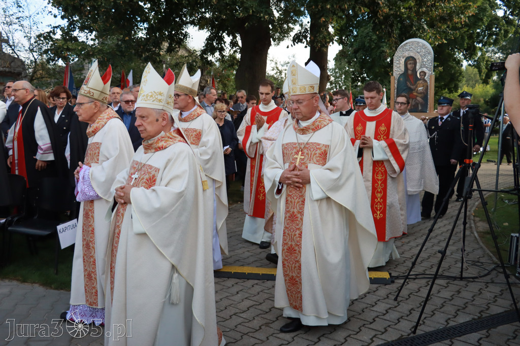Fotorelacja I: Uroczysta Koronacja Cudownego Obrazu Matki Bożej Skarżyckiej