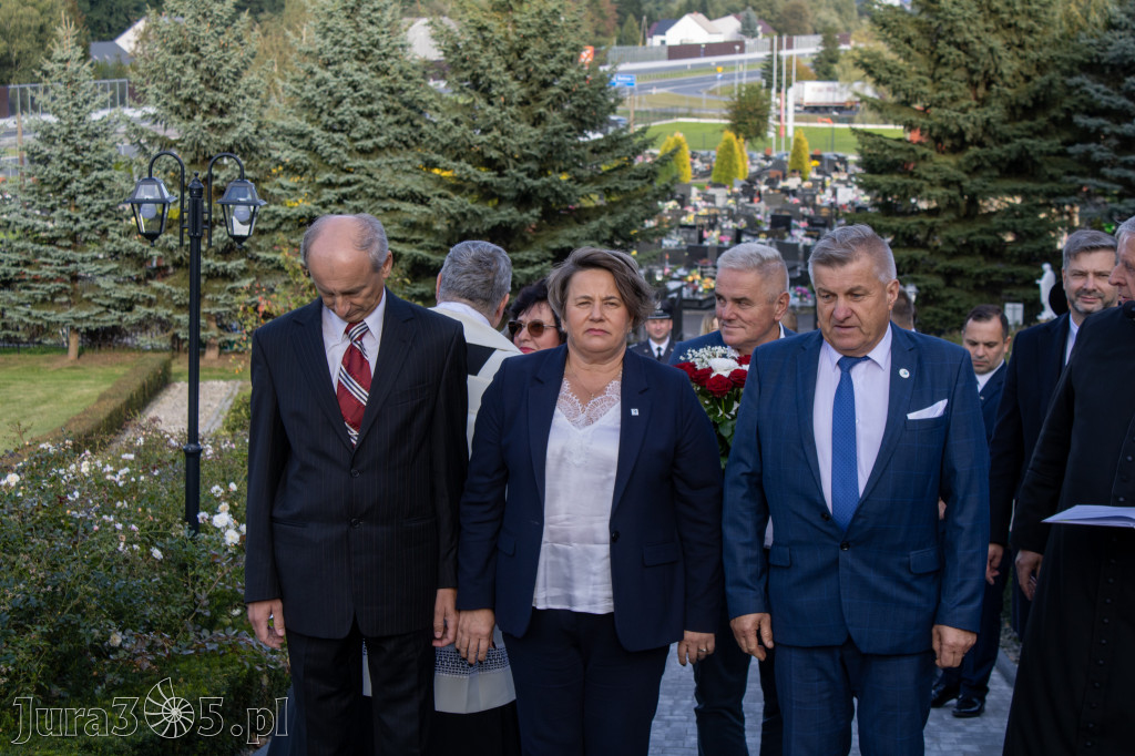 Fotorelacja: Morawica uczciła 1000-lecie Koronacji Polski. Symboliczny łuk już odsłonięty