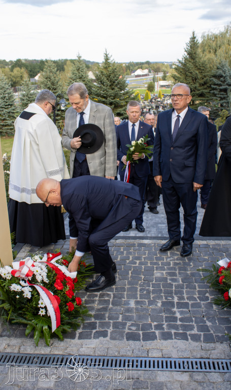 Fotorelacja: Morawica uczciła 1000-lecie Koronacji Polski. Symboliczny łuk już odsłonięty