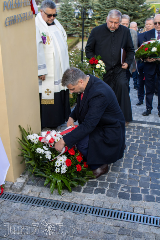 Fotorelacja: Morawica uczciła 1000-lecie Koronacji Polski. Symboliczny łuk już odsłonięty