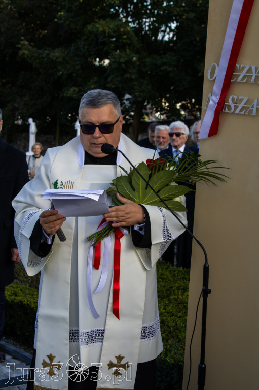 Fotorelacja: Morawica uczciła 1000-lecie Koronacji Polski. Symboliczny łuk już odsłonięty