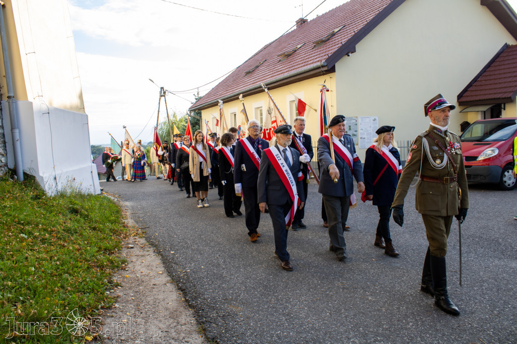 Fotorelacja: Morawica uczciła 1000-lecie Koronacji Polski. Symboliczny łuk już odsłonięty