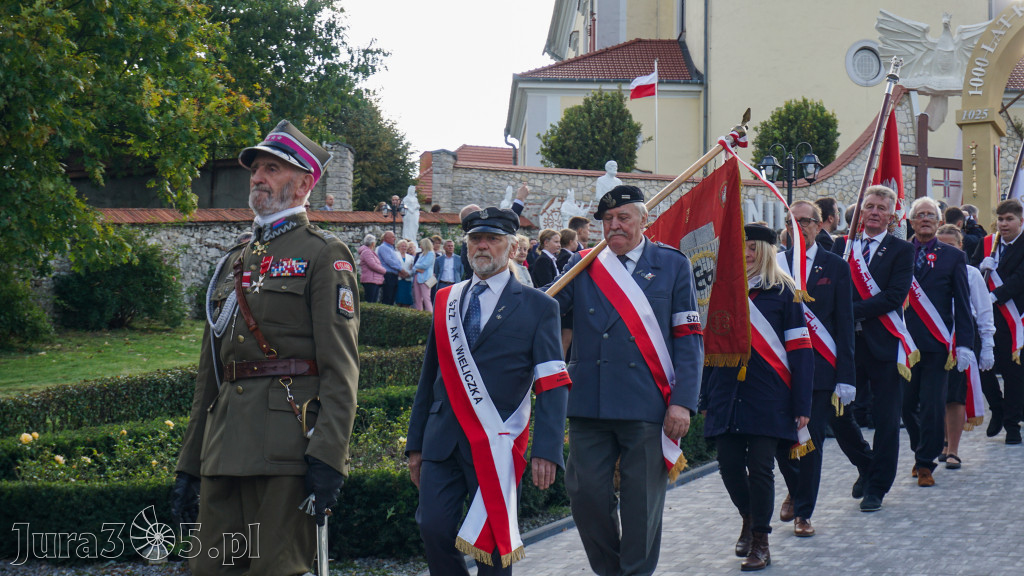 Fotorelacja: Morawica uczciła 1000-lecie Koronacji Polski. Symboliczny łuk już odsłonięty