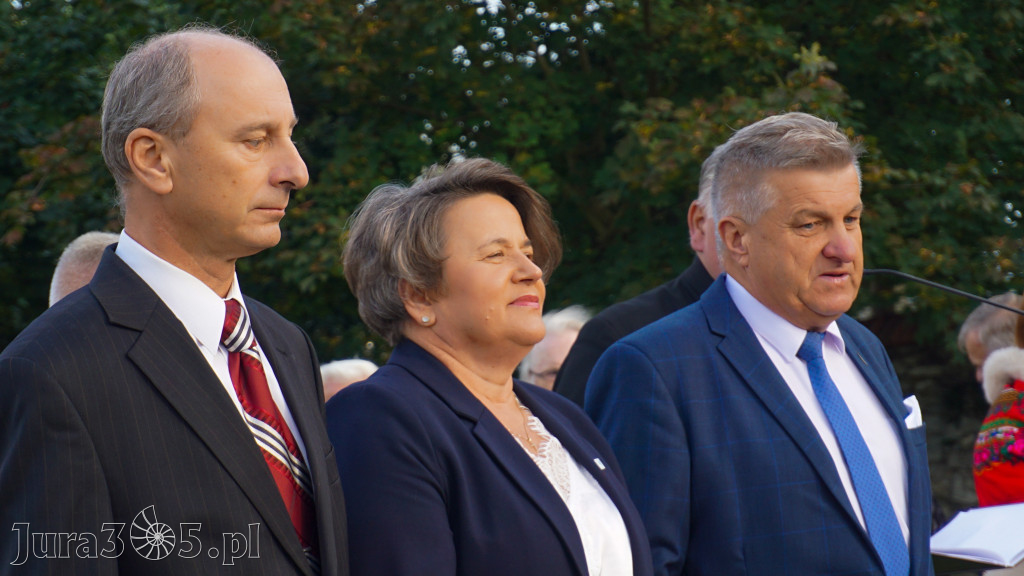 Fotorelacja: Morawica uczciła 1000-lecie Koronacji Polski. Symboliczny łuk już odsłonięty