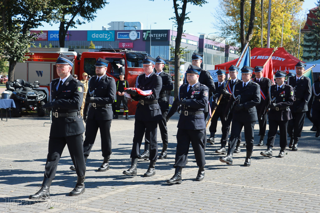 Fotorelacja I: Uroczystość NADANIA SZTANDARU i 50-lecie Zarządu Miejskiego ZOSP RP w Zawierciu