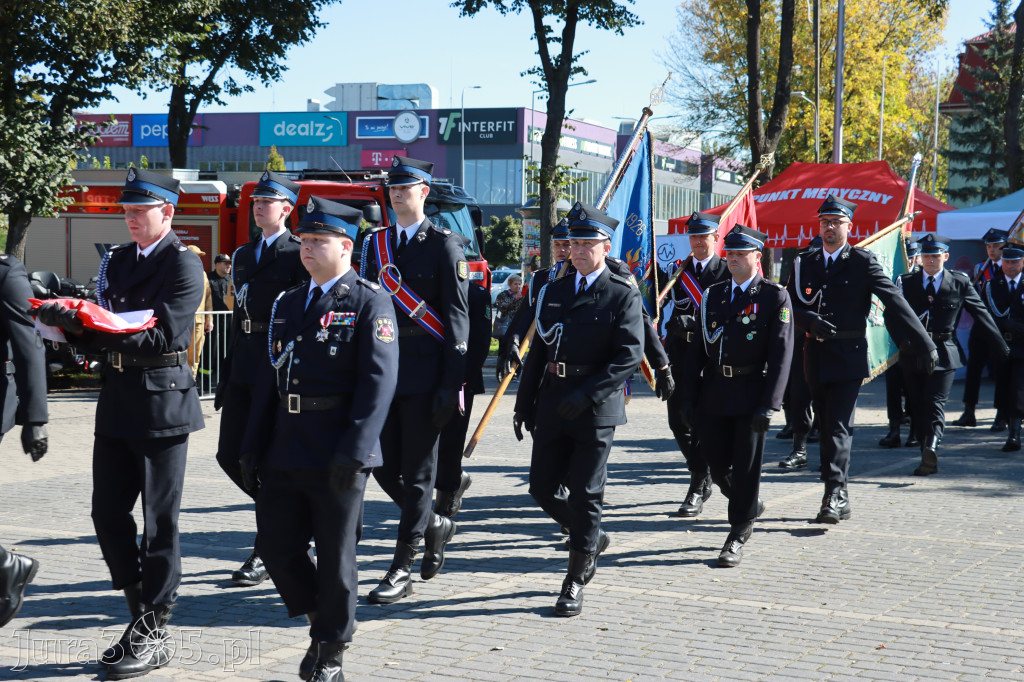 Fotorelacja I: Uroczystość NADANIA SZTANDARU i 50-lecie Zarządu Miejskiego ZOSP RP w Zawierciu