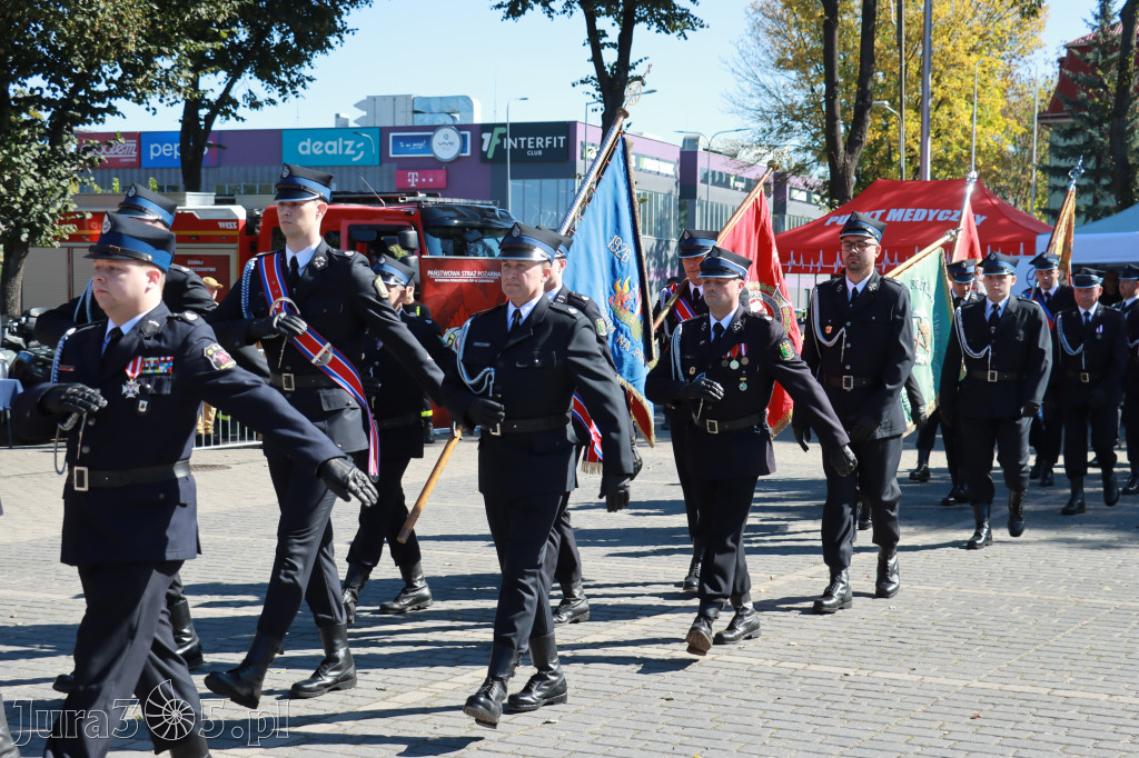 Fotorelacja I: Uroczystość NADANIA SZTANDARU i 50-lecie Zarządu Miejskiego ZOSP RP w Zawierciu